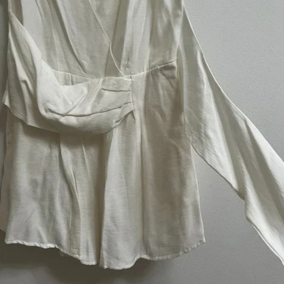 Ava V-Neck Romper M - Picture 4 of 5